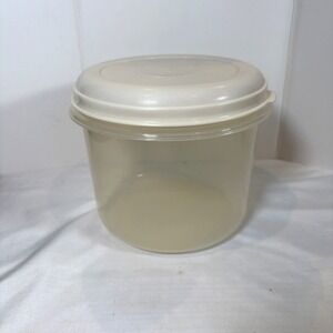 Vintage Rubbermaid Servin' Saver 10 Cup Round Storage Container #9 Almond Lid